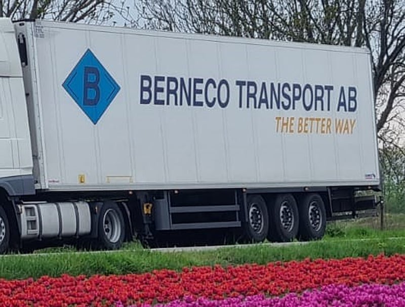 Svenskregistrerad tre axlad trailer, Schmitz Cargobull stulen i Venlo, Holland