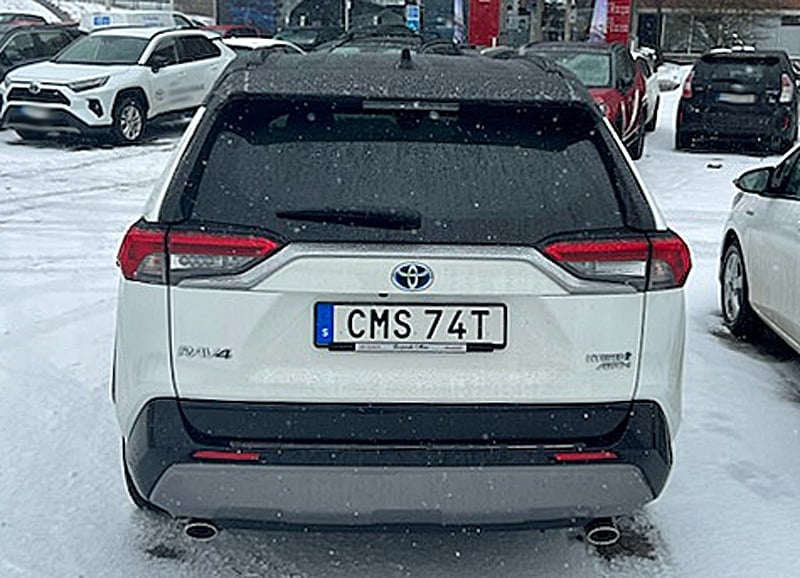 Vit med svart tak, Toyota RAV4 Hybrid AWD Style stulen i Älvsjö, Stockholm