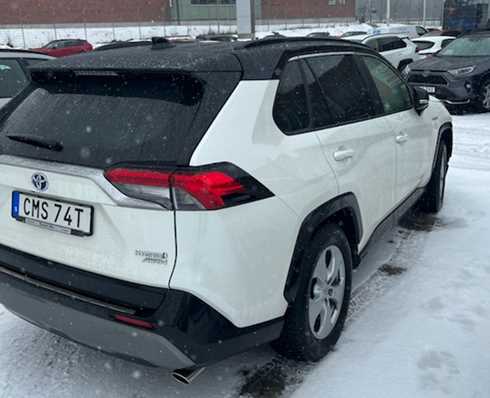 Vit med svart tak, Toyota RAV4 Hybrid AWD Style stulen i Älvsjö, Stockholm