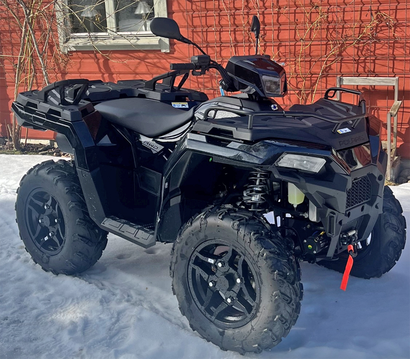 Svart fyrhjuling Polaris Sportsman 570 EPS stulen i Issjö, Bergshamra söder om Norrtälje