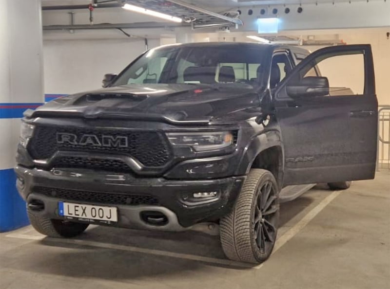 Svart RAM 1500 TRX Crew Cab stulen i Smålandsstenar söder om Gislaved