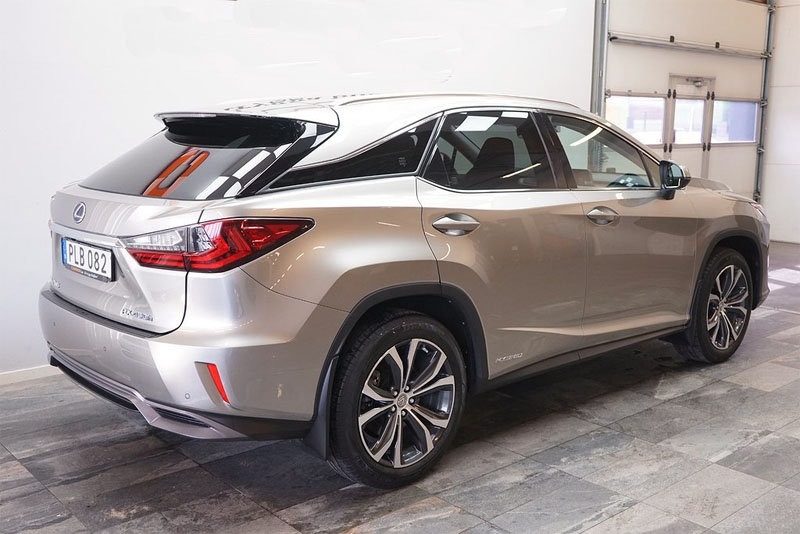 Gråmetallic Lexus RX 450H AWD stulen i Enskede södra Stockholm