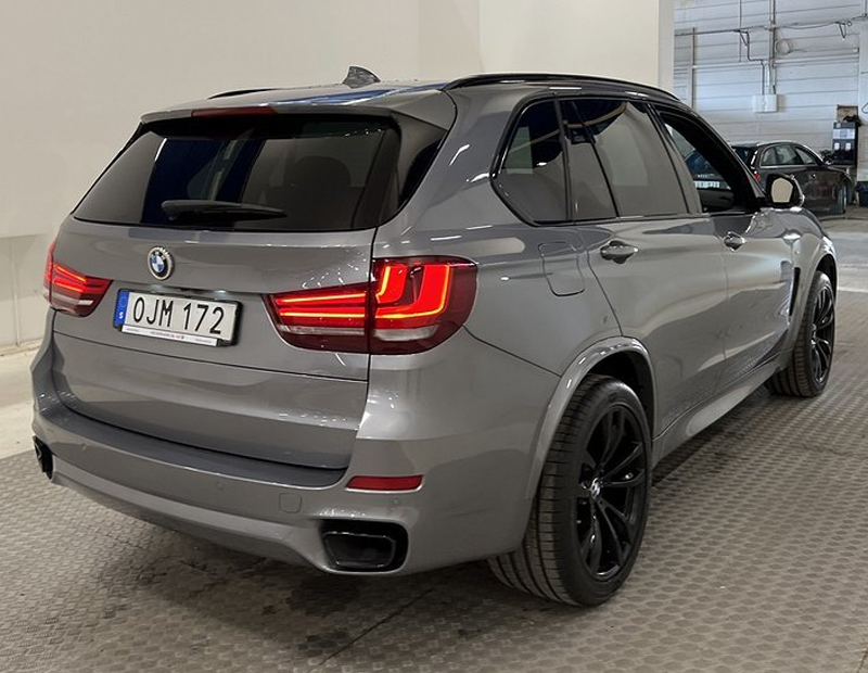 Grå metallic BMW X5 Xdrive 40D stulen i Sollentuna