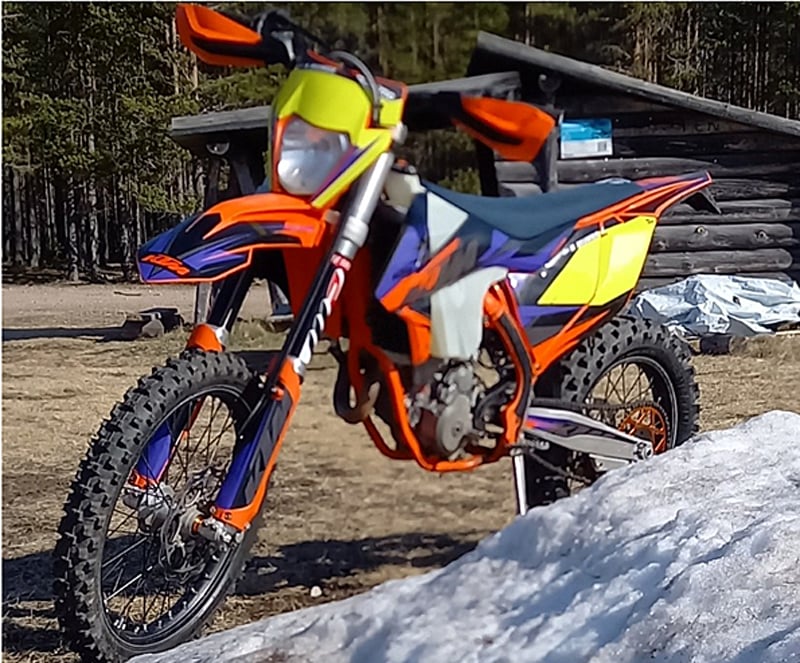 KTM 250 EXC-F stulen i Ubbhult sydväst om Hällingsjö