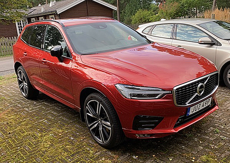 Rödmetallic Volvo XC60 B5 AWD R-design stulen i Helsingborg