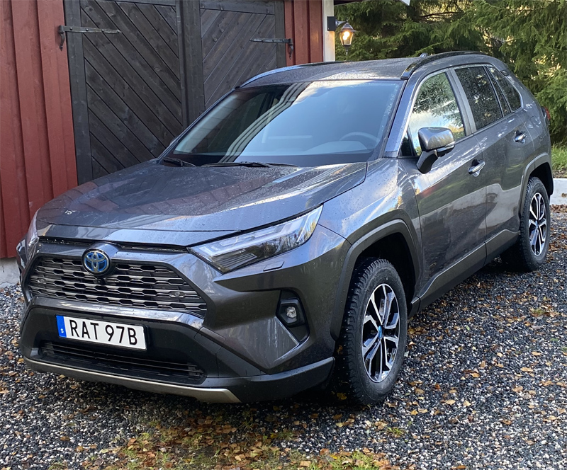 Mörkgrå metallic Toyota RAV4 Hybrid AWD stulen i Solna