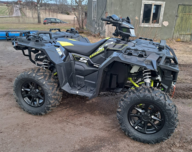 Mörkgrå Polaris Sportsman  XP 1000 S stulen i Storvik väster om Sandviken