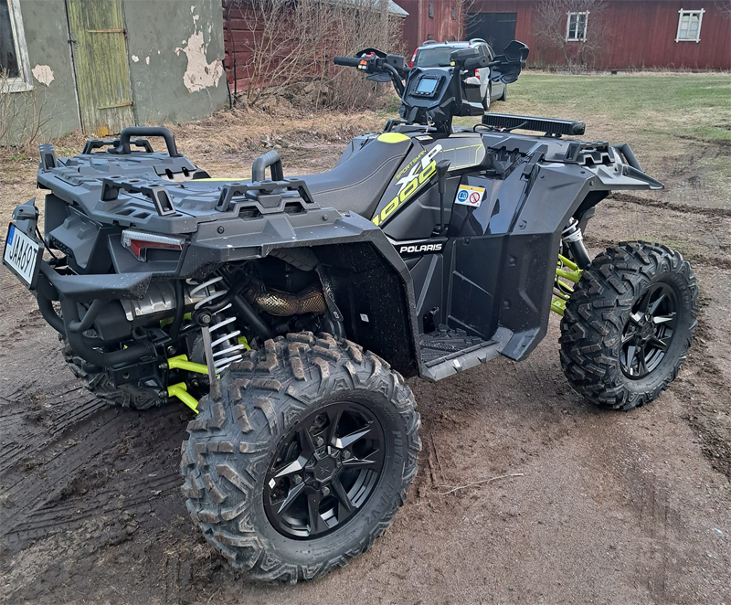 Mörkgrå Polaris Sportsman  XP 1000 S stulen i Storvik väster om Sandviken