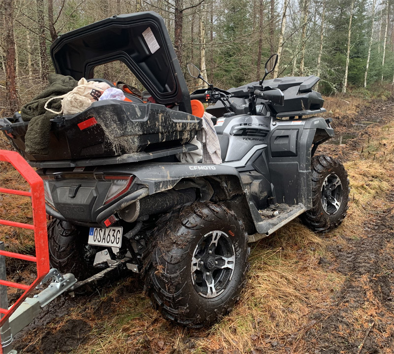 Grå fyrhjuling CF Moto CForce 625 Touring stulen i Ryssby öster om Ljungby