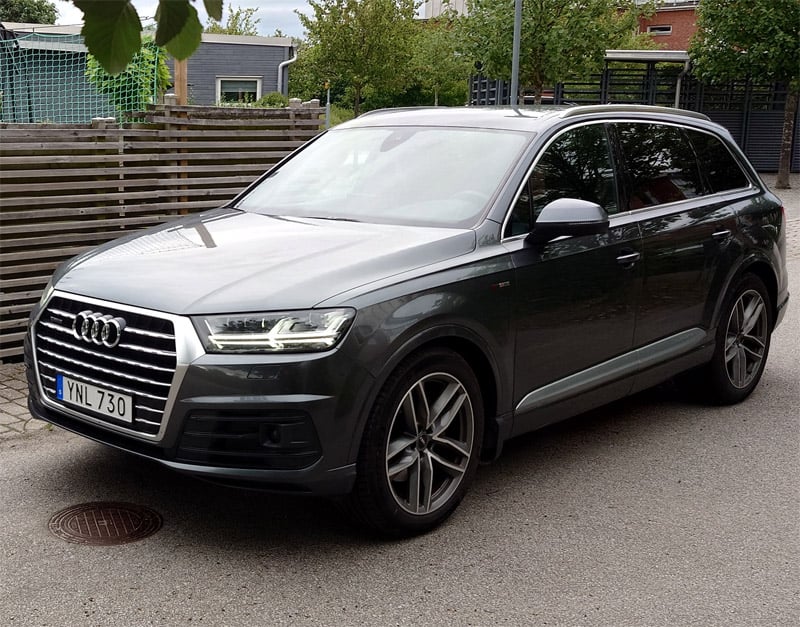 Grå metallic Audi Q7 3.0 TDI Quattro stulen på Annehem, Lund