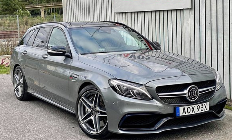 Silvermetallic Mercedes Benz AMG C63 S Touring stulen i Kungsbacka