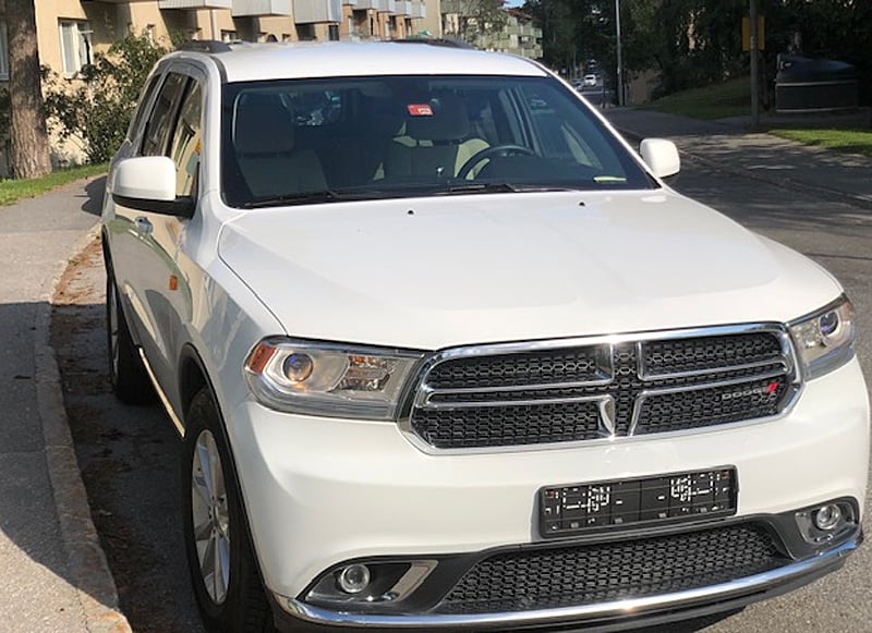 Vit Dodge Durango SXT stulen i Älvsjö, Stockholm