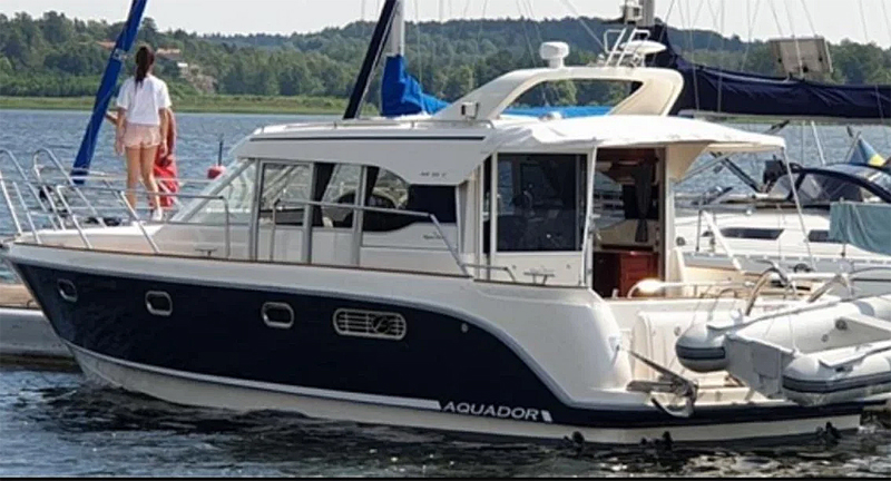 Aquador 32 C stulen på Färingsö väster om Stockholm 