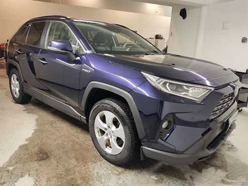 Blå metallic Toyota RAV4 Hybrid AWD stulen i Vällingby, Stockholm