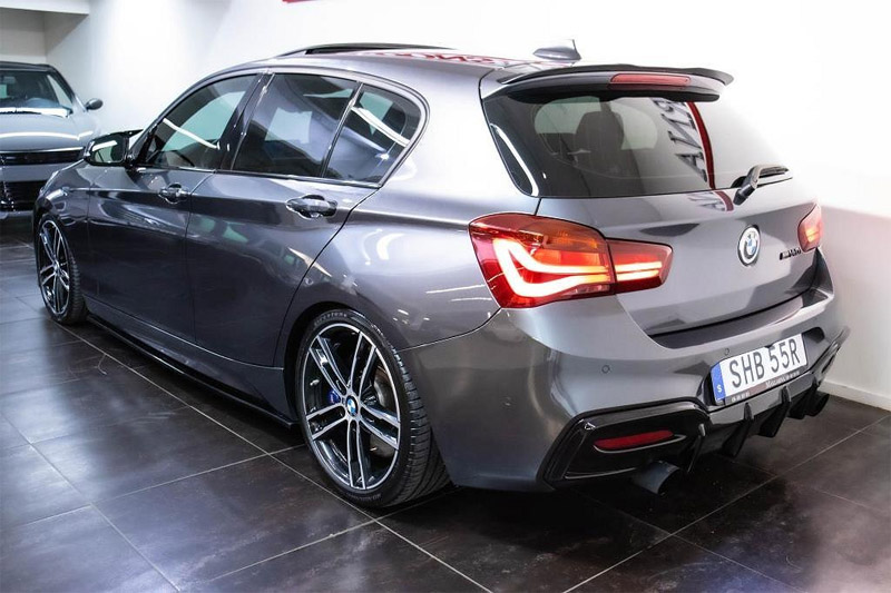 Grå metallic BMW M140I Xdrive stulen i Helsingborg