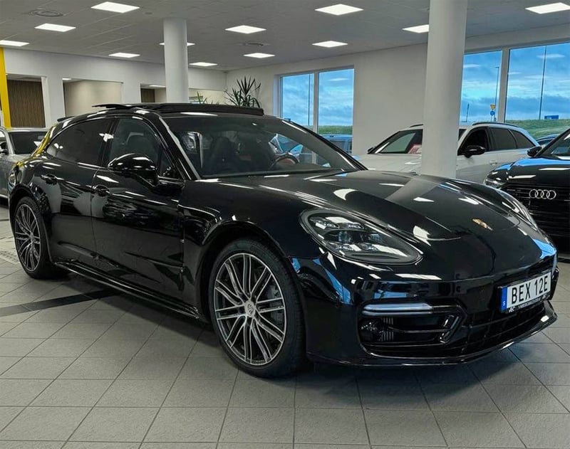 Svart svenskregistrerad Porsche Panamera 4S Sport Turismo stulen i Berlin, Tyskland