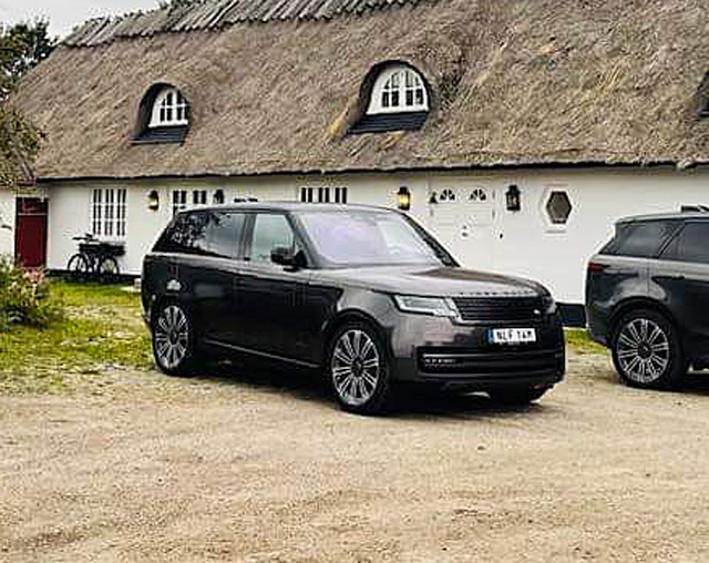 Grå metallic Land Rover Range Rover D350 MHEW stulen i Åkersberga norr om Stockholm