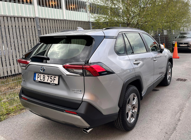 Silvermetallic Toyota RAV4 Hybrid AWD stulen i Segeltorp, Huddinge