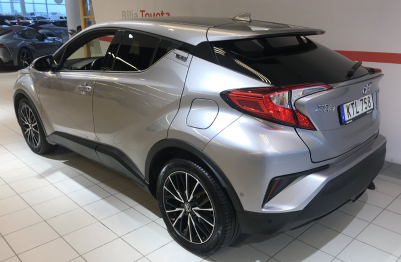 Mörkgrå Toyota C-HR Hybrid Executive stulen i Solna