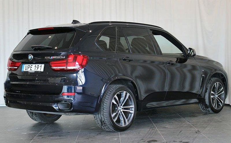 Svart BMW X5 Xdrive M50D stulen i Kista, Stockholm