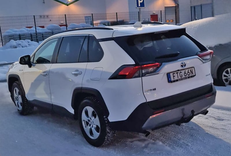 Vit Toyota RAV4 Hybrid AWD Executive stulen i Umeå