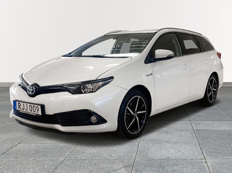 Vit Toyota Auris Touring Sports Hybrid stulen i Åkersberga norr om Stockholm