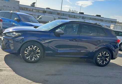 Blå metallic Cupra Terramar 1,5 eTSI stulen i Johanneshov, Stockholm