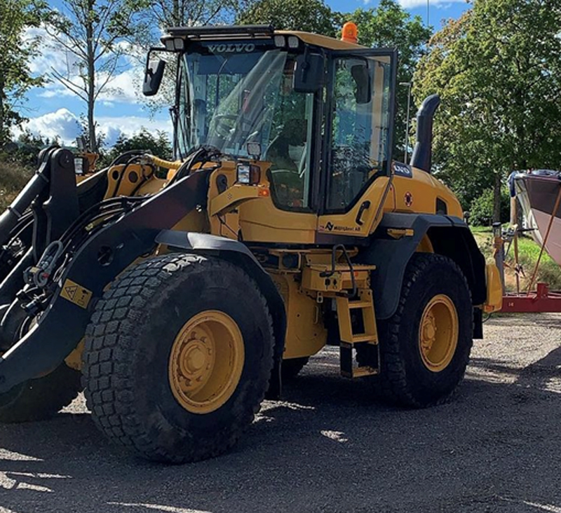 Gul hjullastare Volvo L60 G stulen på en gård sydväst om Bankeryd