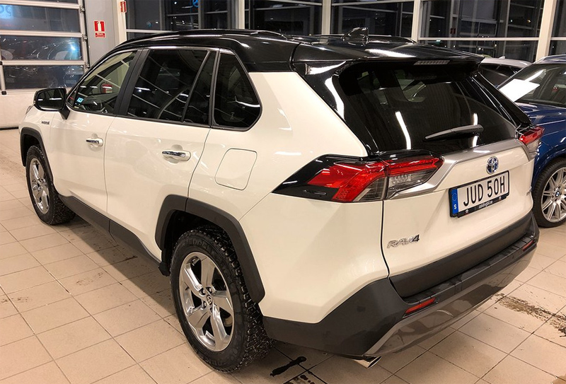 Vit Toyota RAV4 Hybrid AWD Executive stulen i Älvsjö