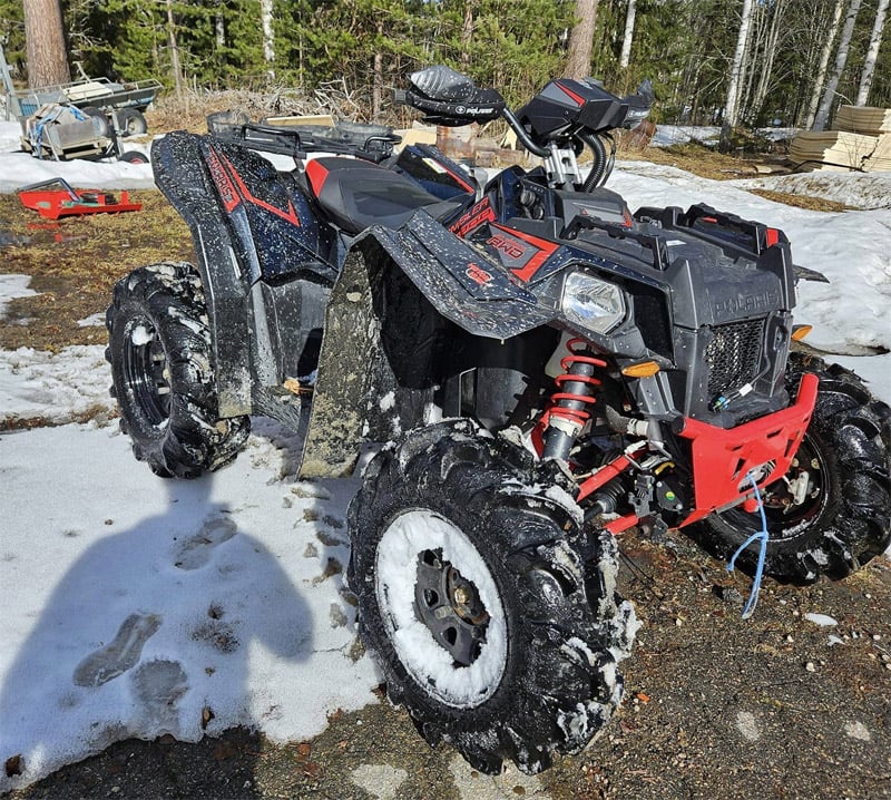 Polaris Scrambler XP 1000S och Husqvarna TE 250 I stulna i Fröste nordväst om Bollnäs