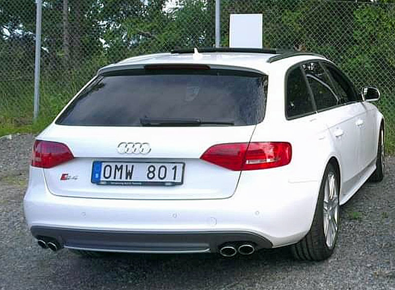 Vit Audi S4 Avant Quattro stulen i Högdalen, Stockholm