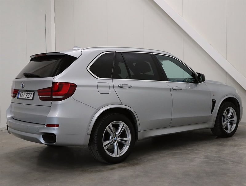 Silvermetallic BMW X5 Xdrive M50D stulen i Helsingborg