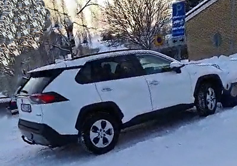 Vit Toyota RAV4 Hybrid AWD Executive stulen i Umeå