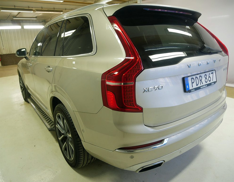 Sandfärgad Volvo XC90 D5 AWD Inscription stulen i Helsingborg