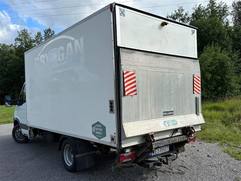 Vit Iveco Daily skåp stulen i Klässbol söder om Arvika