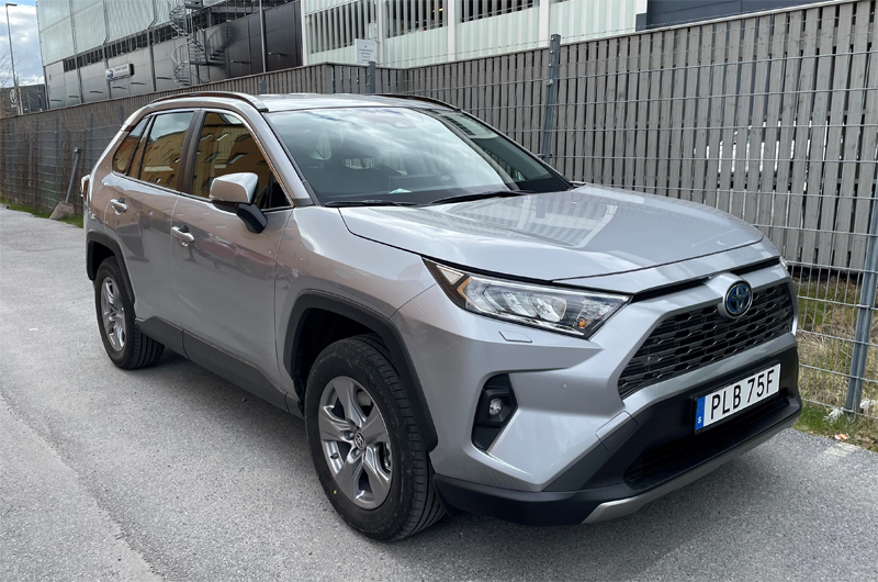 Silvermetallic Toyota RAV4 Hybrid AWD stulen i Segeltorp, Huddinge