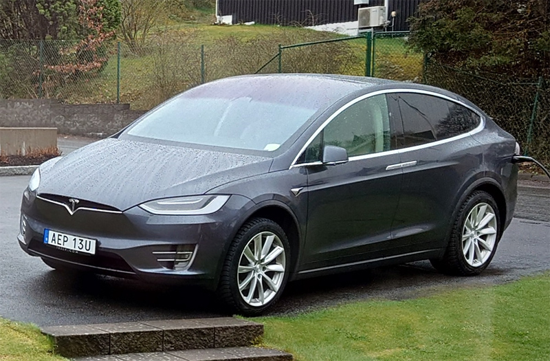 Grå Tesla Model X Long Range stulen på Särö söder om Göteborg