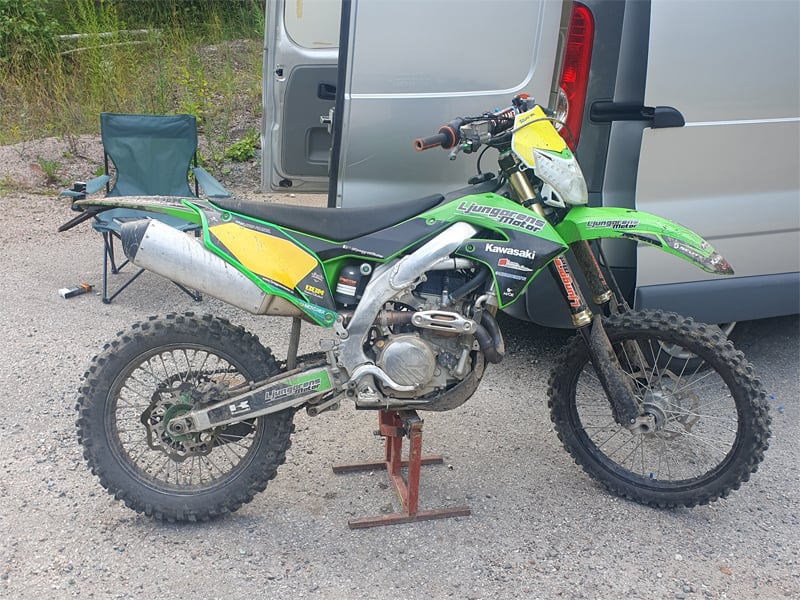 Kawasaki KX 450 stulen i Hasta sydväst om Arboga