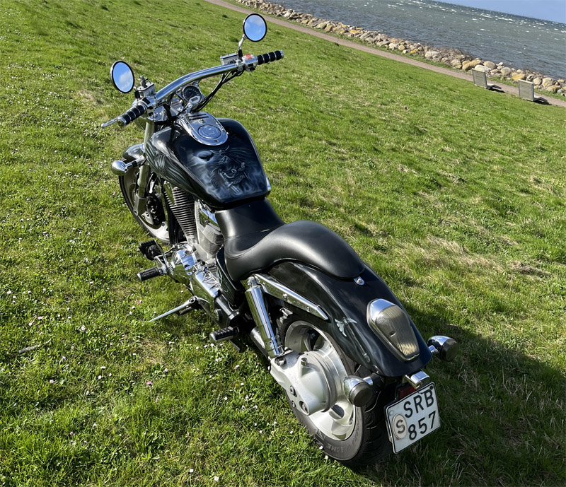 Svart Honda VTX 1800 C2 stulen i Marieholm mellan Landskrona och Eslöv