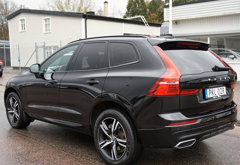 Svart Volvo XC60 D4 R-Design stulen i Helsingborg