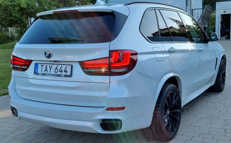 Vit BMW X5 50I stulen i Nynäshamn