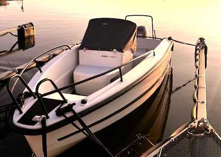 Ryds 490 med 60 Hk Yamaha stulen vid Ringsö, Mälaren.