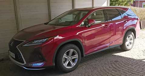 Röd Lexus RX450HL stulen i Lund