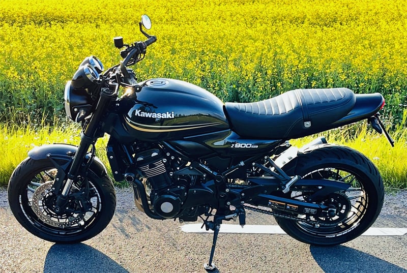 Svart Kawasaki Z900 RS stulen i Upplands Väsby norr om Stockholm