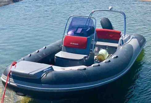 Grand 500 med 75 Hk Evinrude stulen i Stocksund, Stockholm