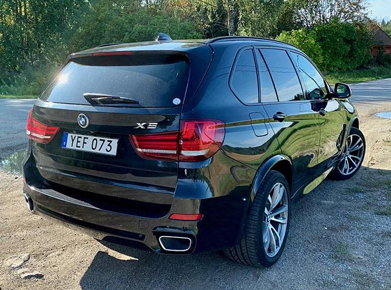 Svart BMW X5 Xdrive 30D stulen i Jakobsberg, Järfälla