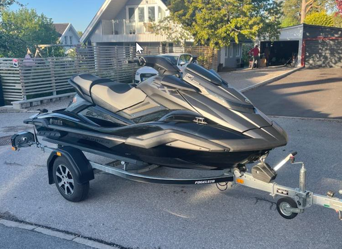 Yamaha FXSVHO stulen på trailer i Skärholmen, Stockholm 