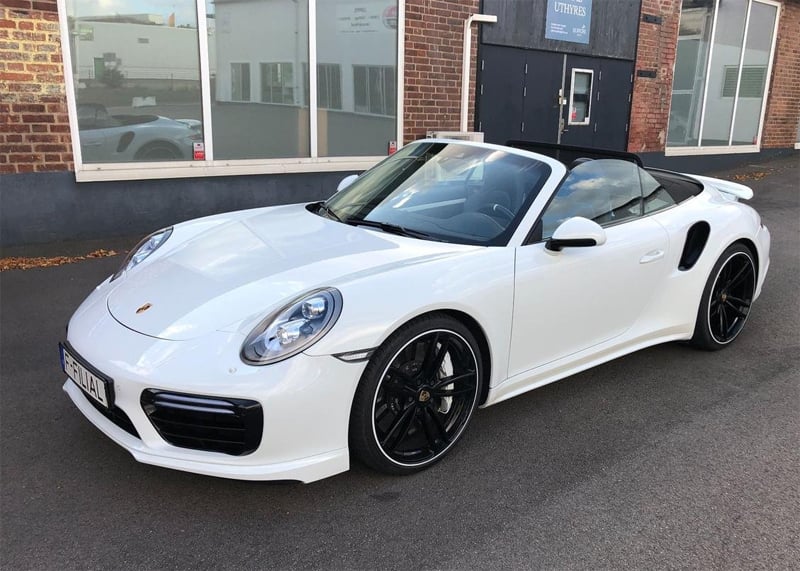 Vit Porsche 911/991 Turbo S Cabriolet stulen i Råå söder om Helsingborg