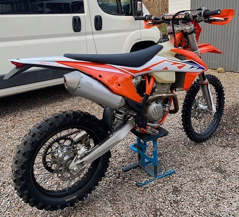 KTM 350 EXC-F och Husaberg FE 250 stulna i Vingåker