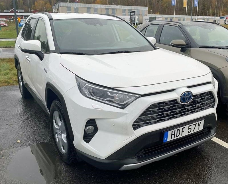 Vit Toyota RAV4 Hybrid AWD Executive stulen i Ulricehamn